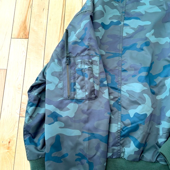 Gap cropped camo bomber jacket ladies Medium - Picture 4 of 6